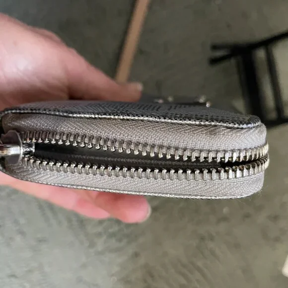 Michal Kors Silver MK LOGO wallet wristlet zipper Jet Set - Picture 7 of 9